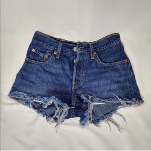 Levi’s 501 cutoff jean shorts!
